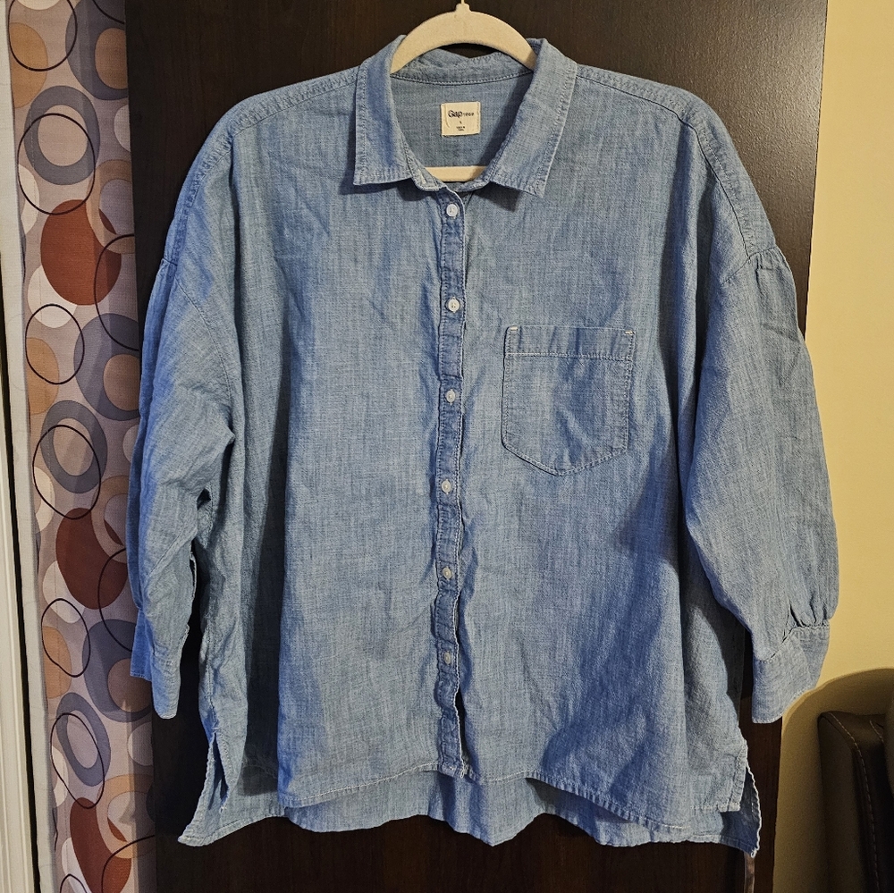 GAP Light Blue Long Sleeve Button Up